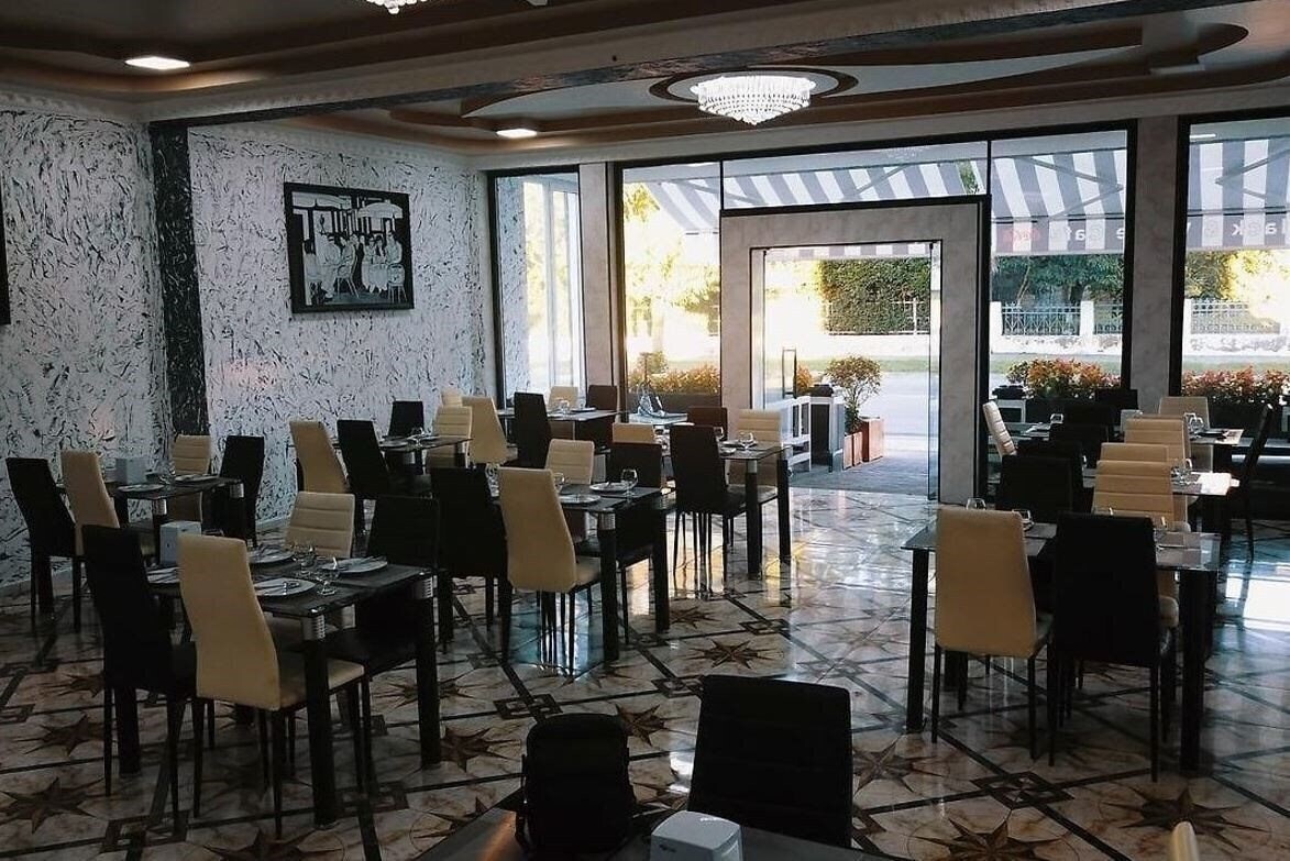 Зображення Hotel Black & White Kobuleti 3*