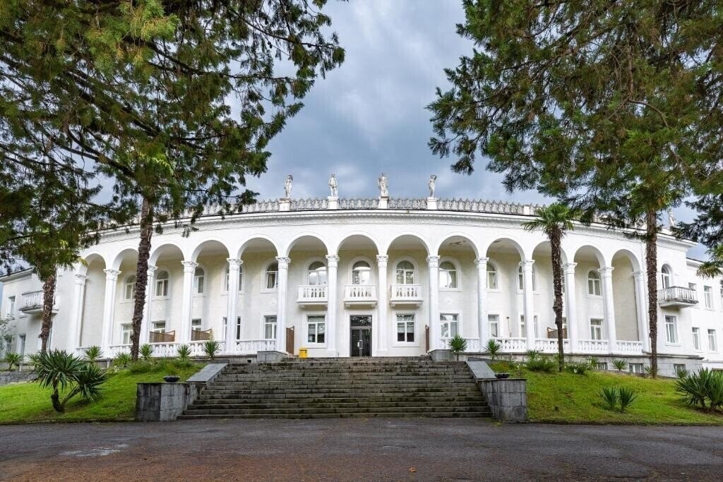 Фото Legends Tskaltubo SPA Resort 5*