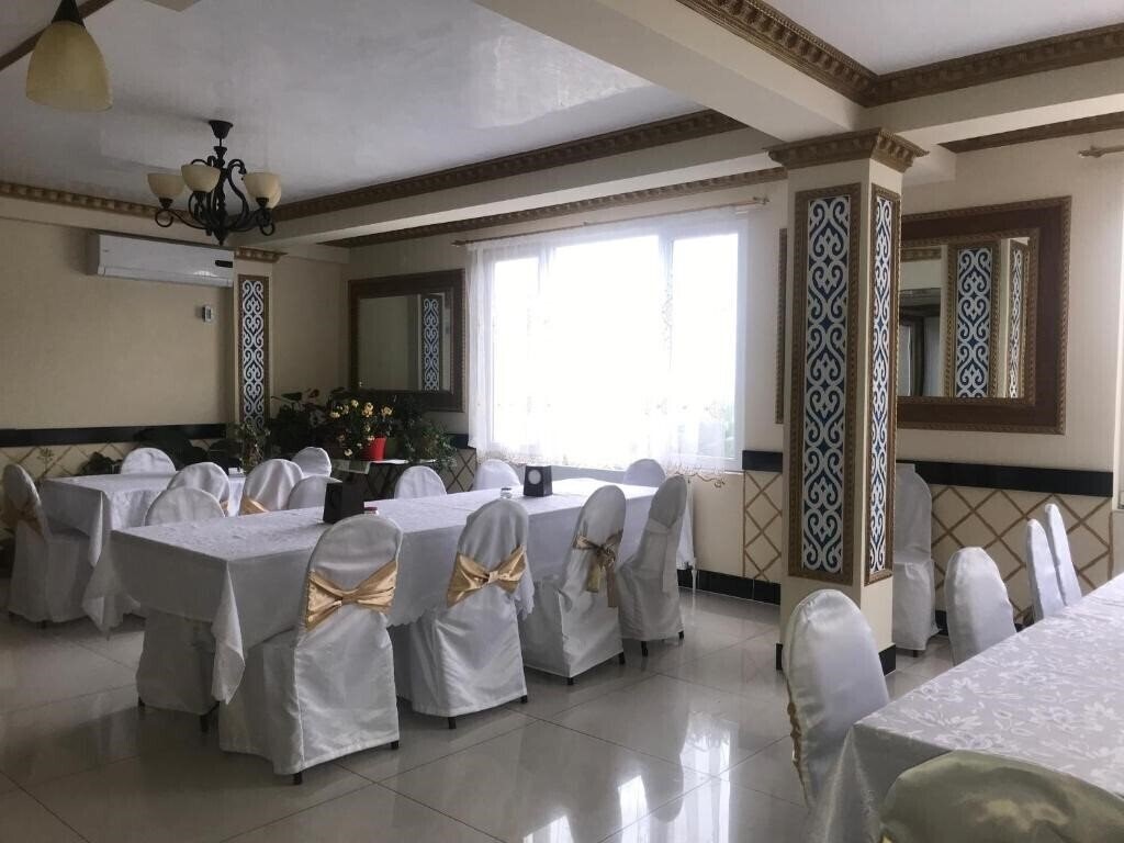 Апартаменты Hotel Gora 3*