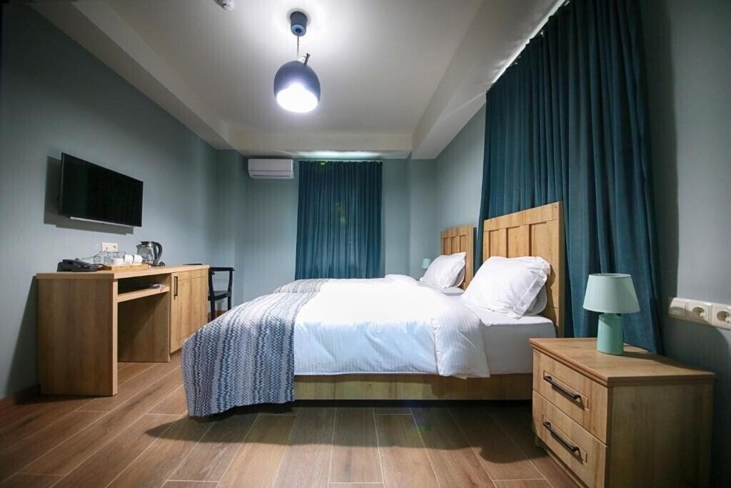 Територія Hotel Inndigo In Kutaisi 3*