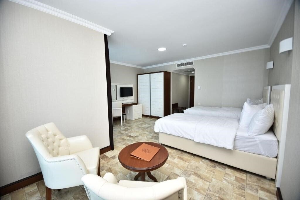 Территория Era Palace Kvariati 4*