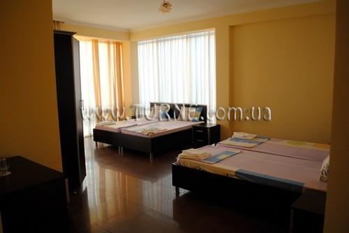 Апартаменты Лазури 3*