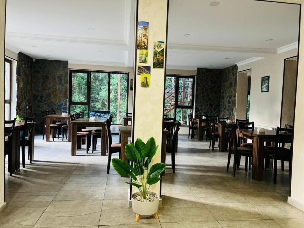 Апартаменти Hotel Shgedi Mestia 4*