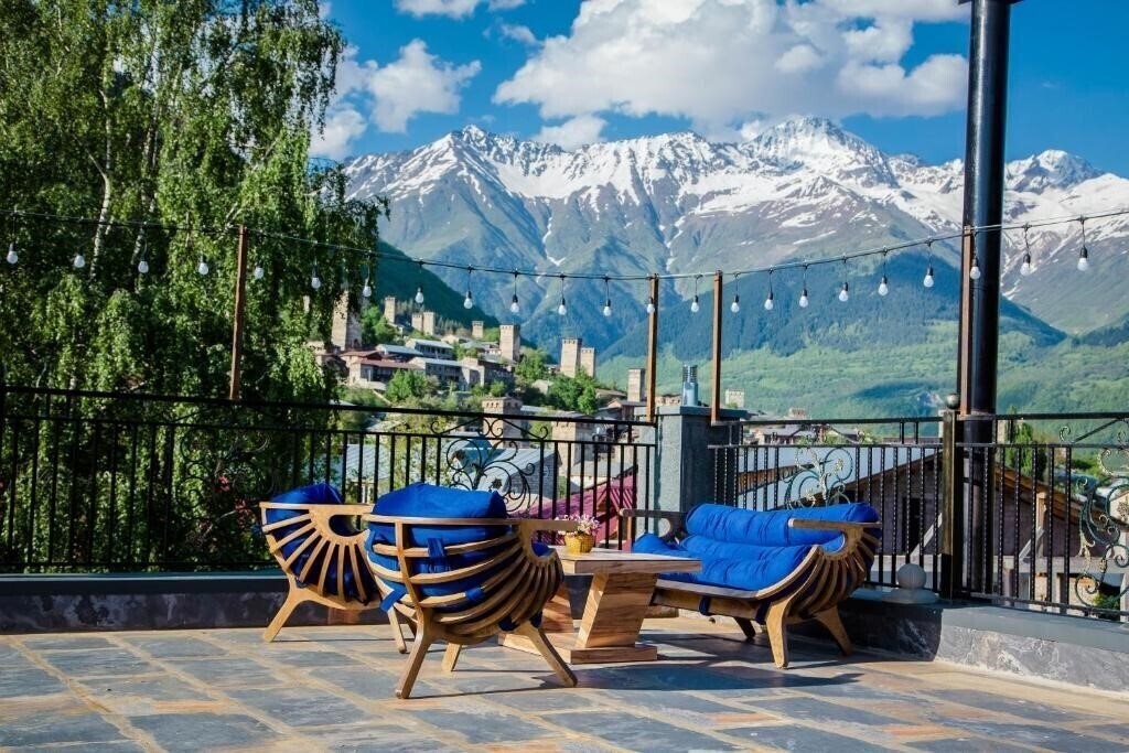 Картинка Mestia Inn 3*