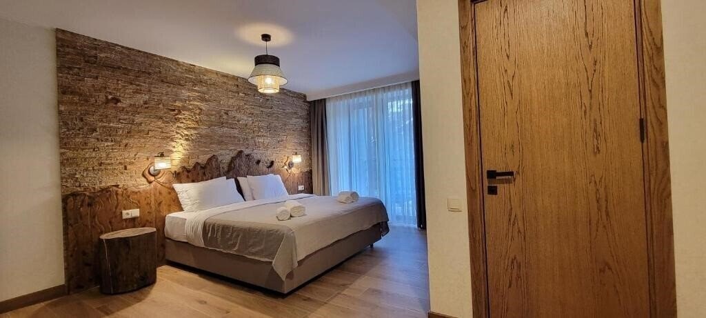 Апартаменти Hotel Ushba In Mestia 4*