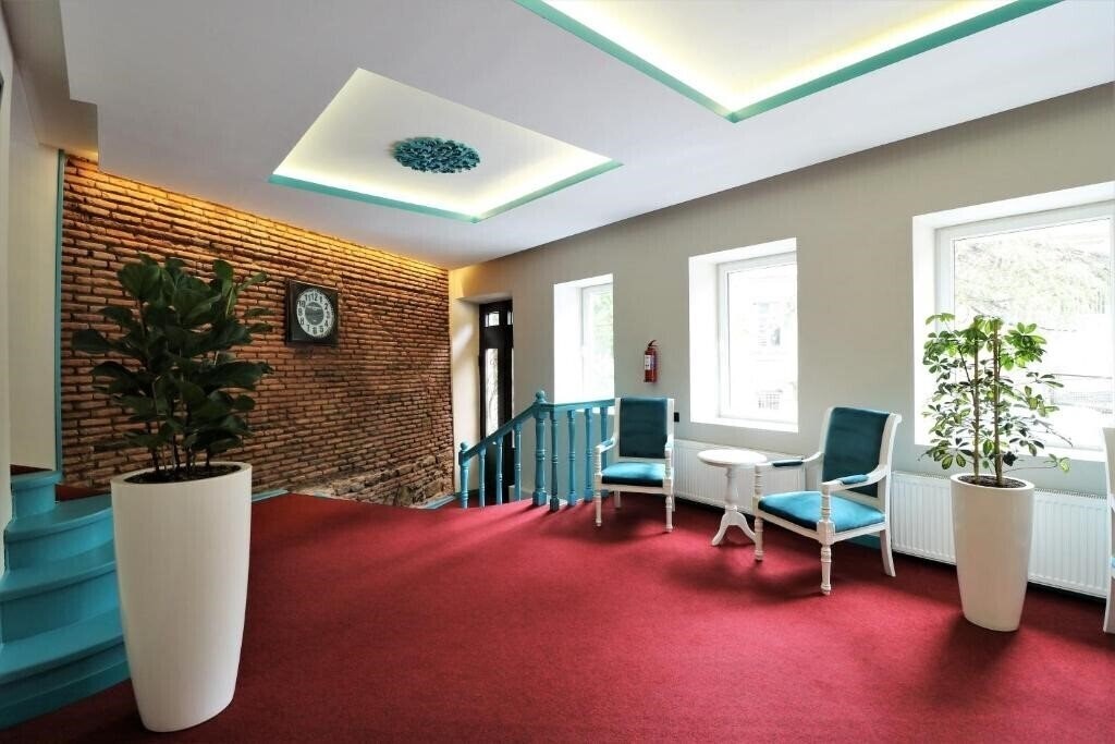 Територія City Inn Tbilisi (ex. Shine On Rustaveli) 3*