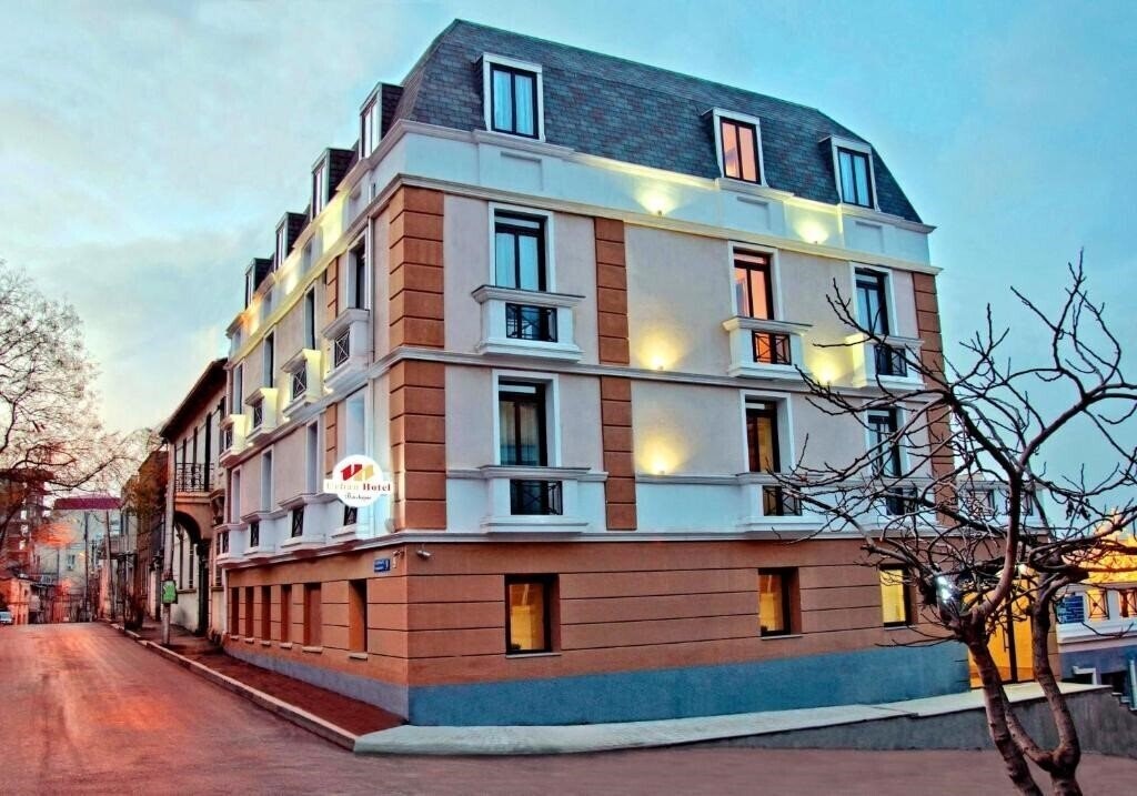 Панорама Urban Boutique Hotel 4*