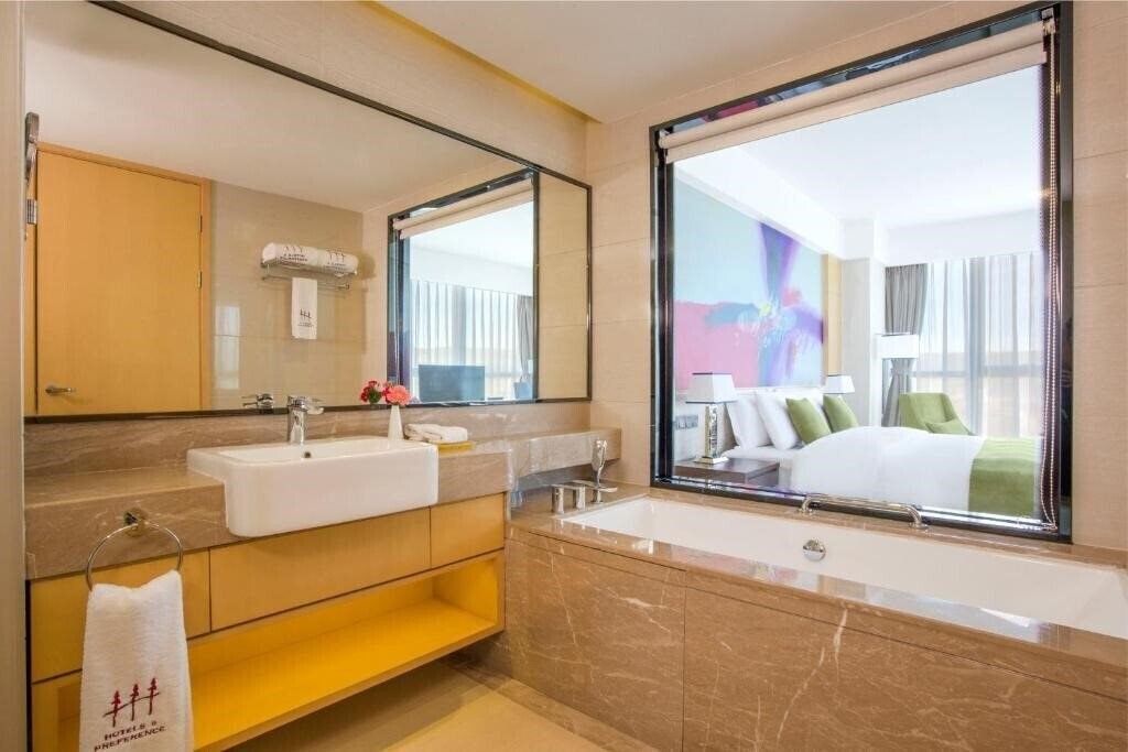 Фотографія Hotels & Preference Hualing Tbilisi 5*