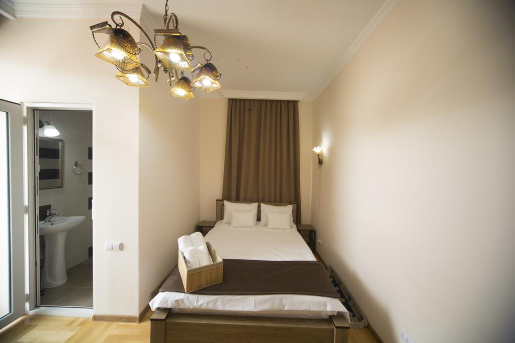 Апартаменти Log Inn 3*