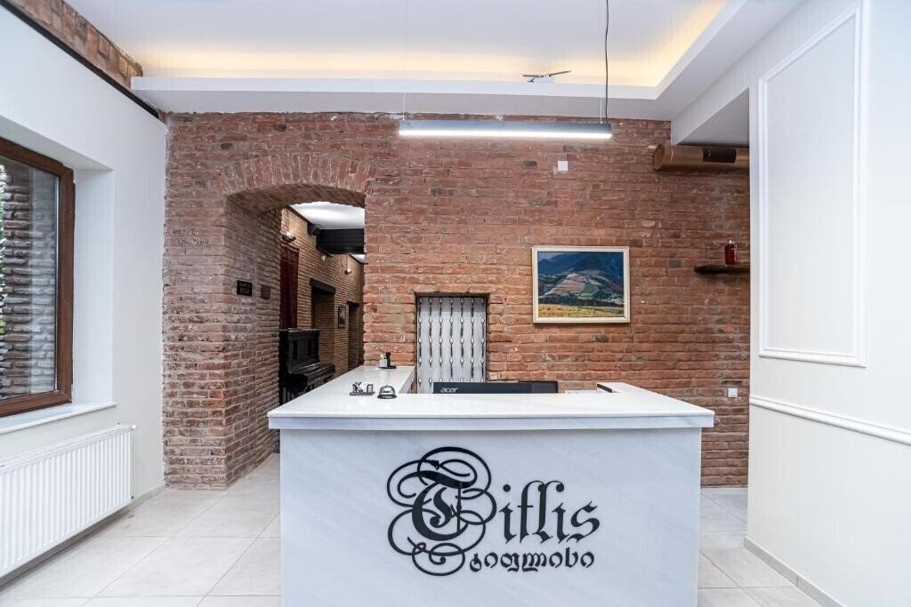 Територія Tiflis Hotel 3*