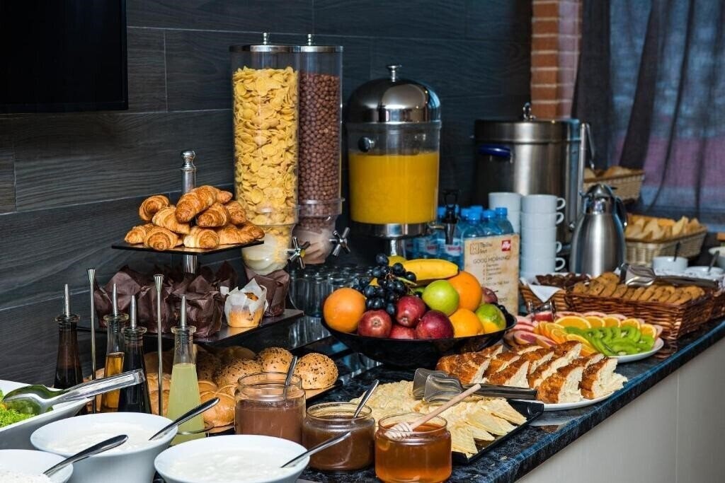 Вид Tbilisi Inn Hotel 4*