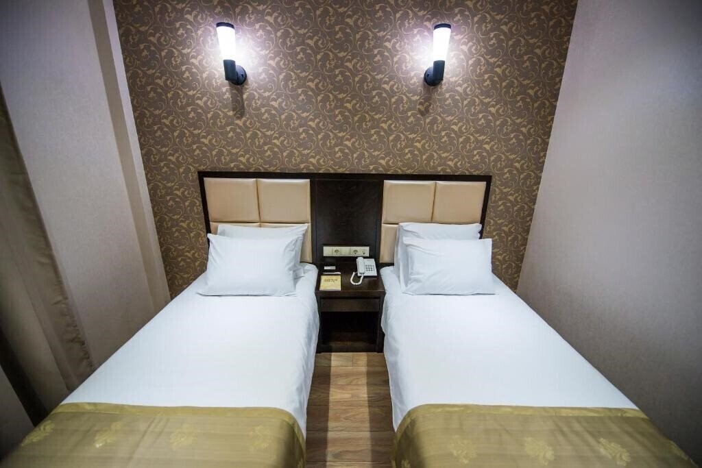 Территория Tbilisi Inn Hotel 4*
