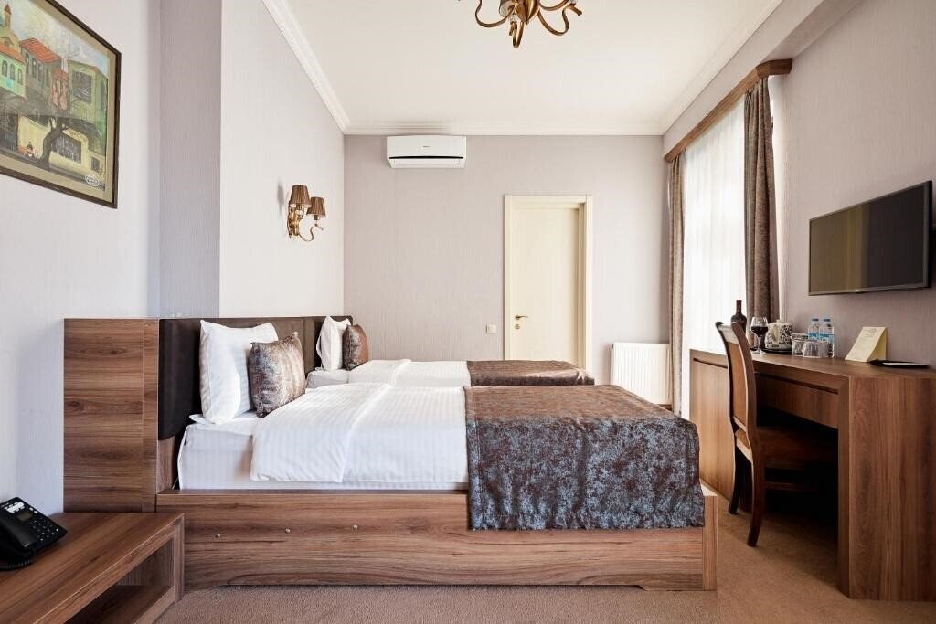 Готель Pushkin Hotel 3*