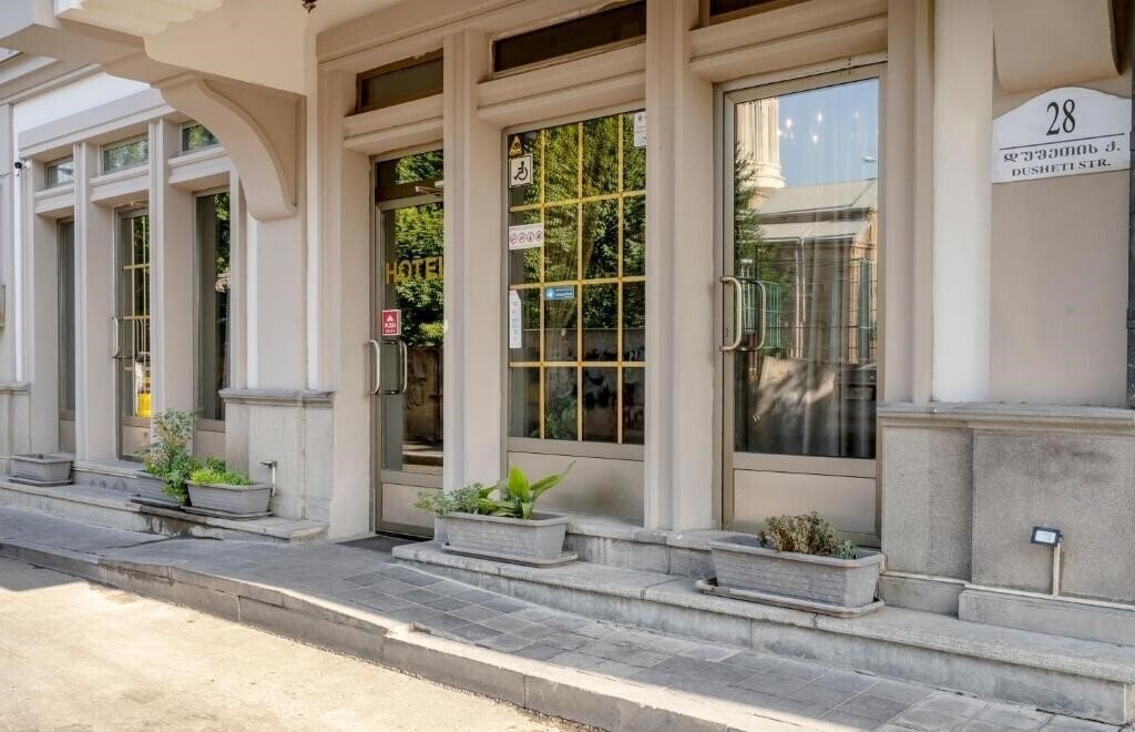 Территория Piazza Tbilisi 3*