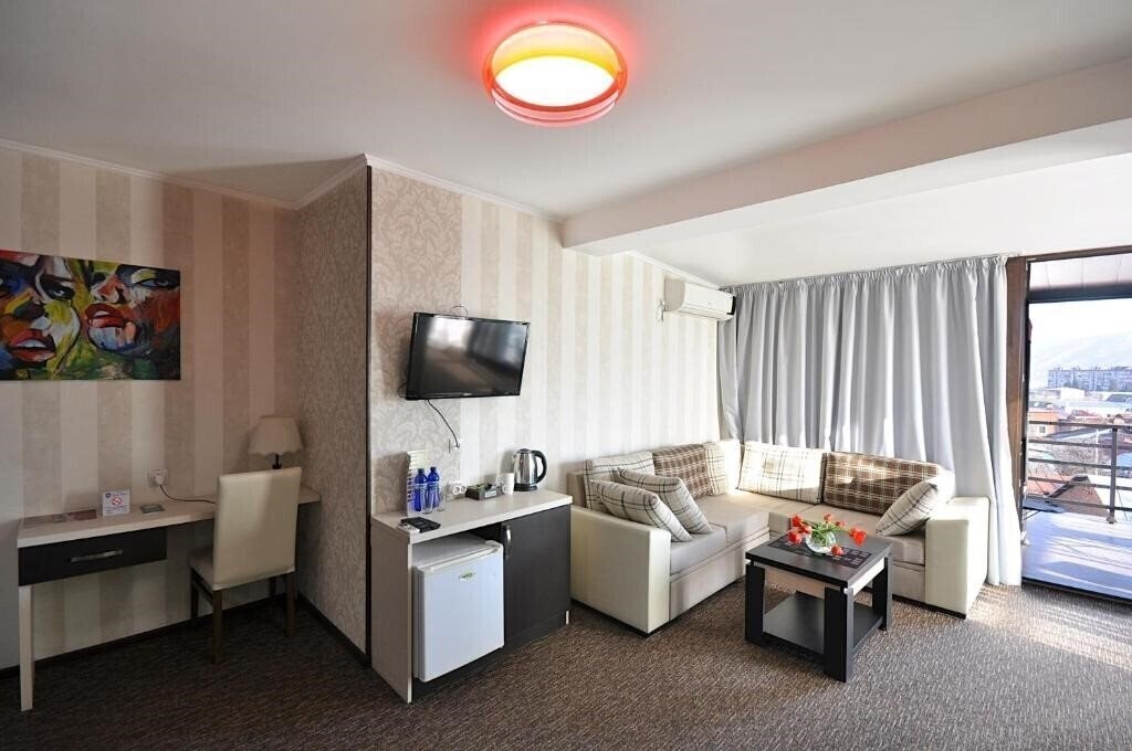 Панорама Light House Old City 3*