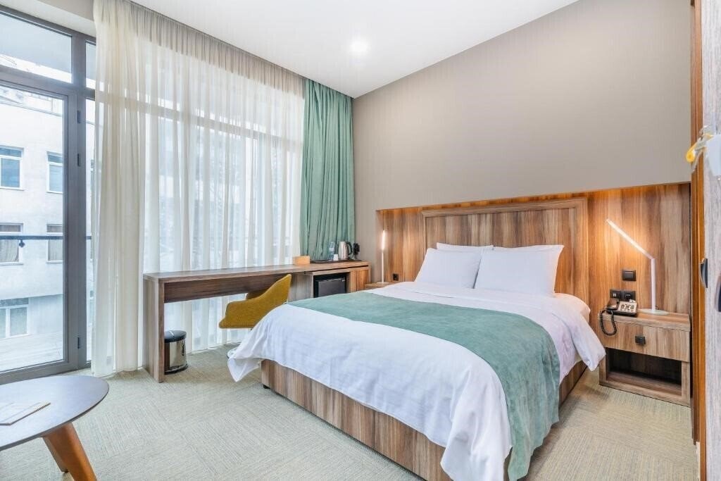 Отель Best Western Tbilisi City Center 4*