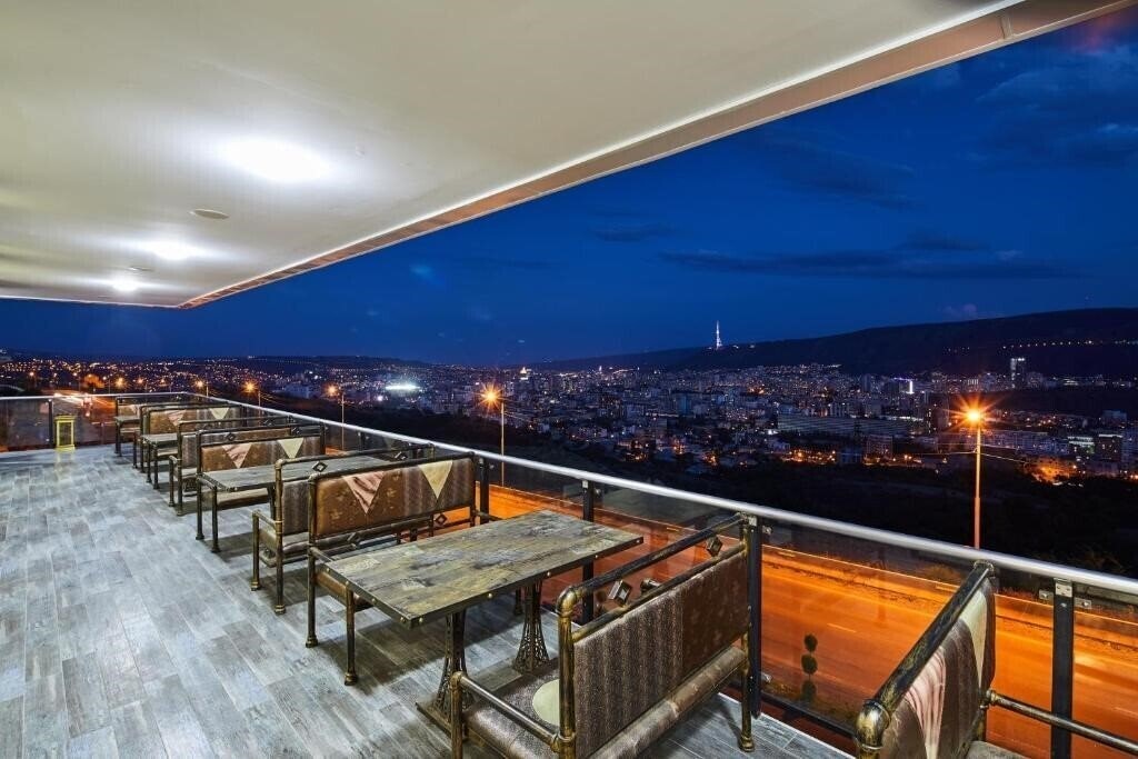 Апартаменты Lisi Hills Hotel 3*