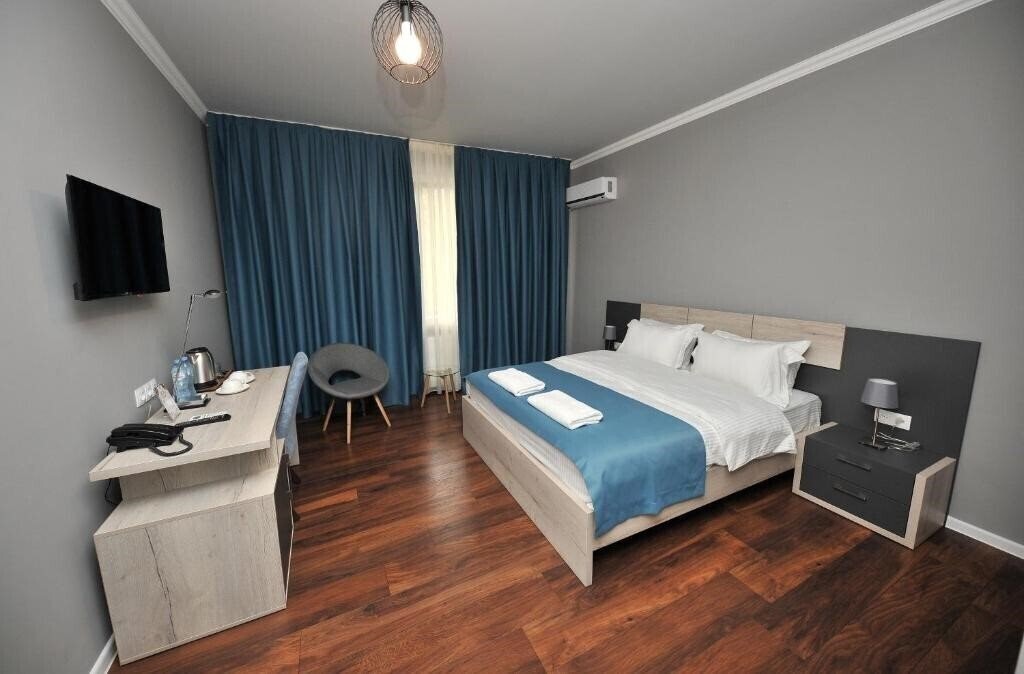 Фото Boho Tiflis Hotel 4*