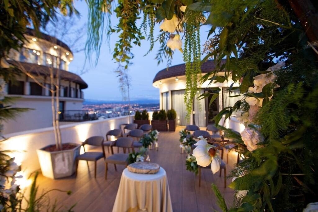 Територія Adamo Hotel 4*