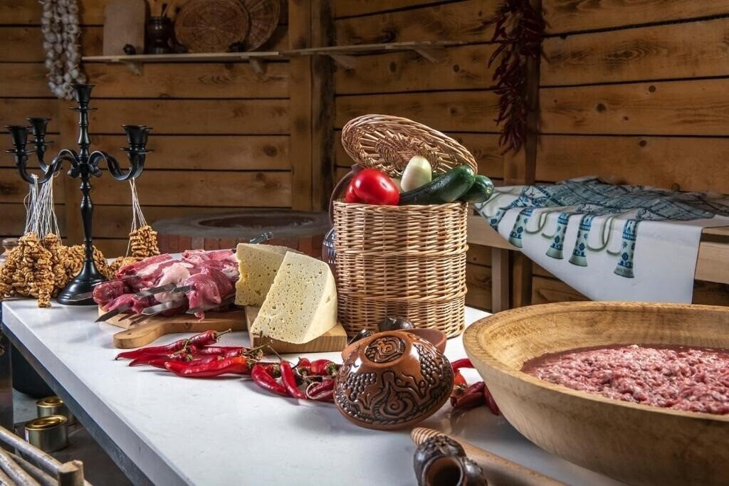 Панорама Adamo Hotel 4*