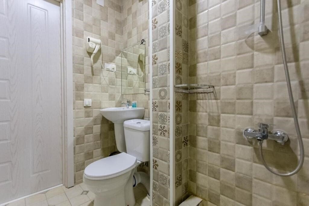 Готель Tato Hotel 3*