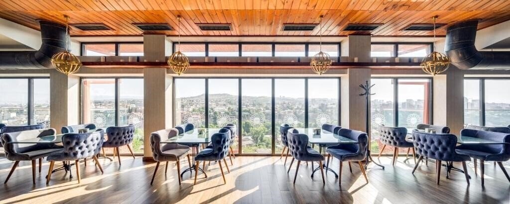 Панорама Sole Palace 4*