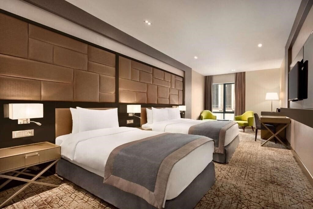 Панорама Wyndham Grand Tbilisi 5*