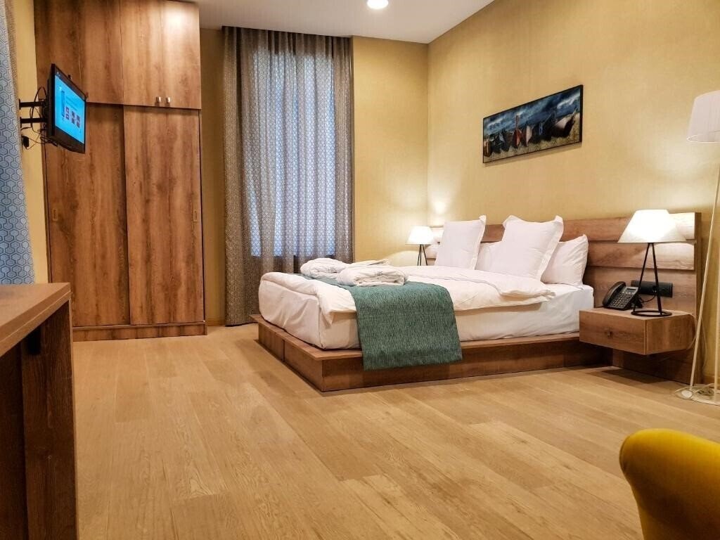 Панорама Maison Boutique Hotel 3*