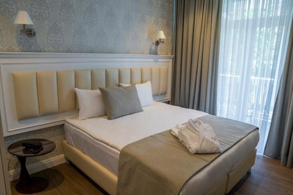 Панорама Passport Hotel 4*