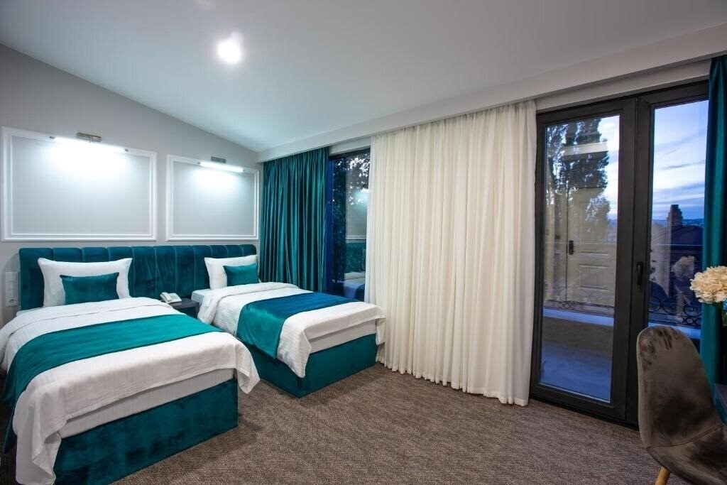 Фото Royal Inn 4*