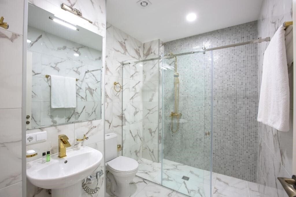 Фотографія Royal Inn 4*