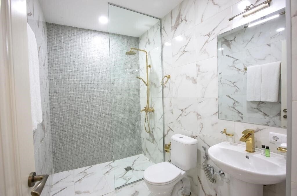 Територія Royal Inn 4*