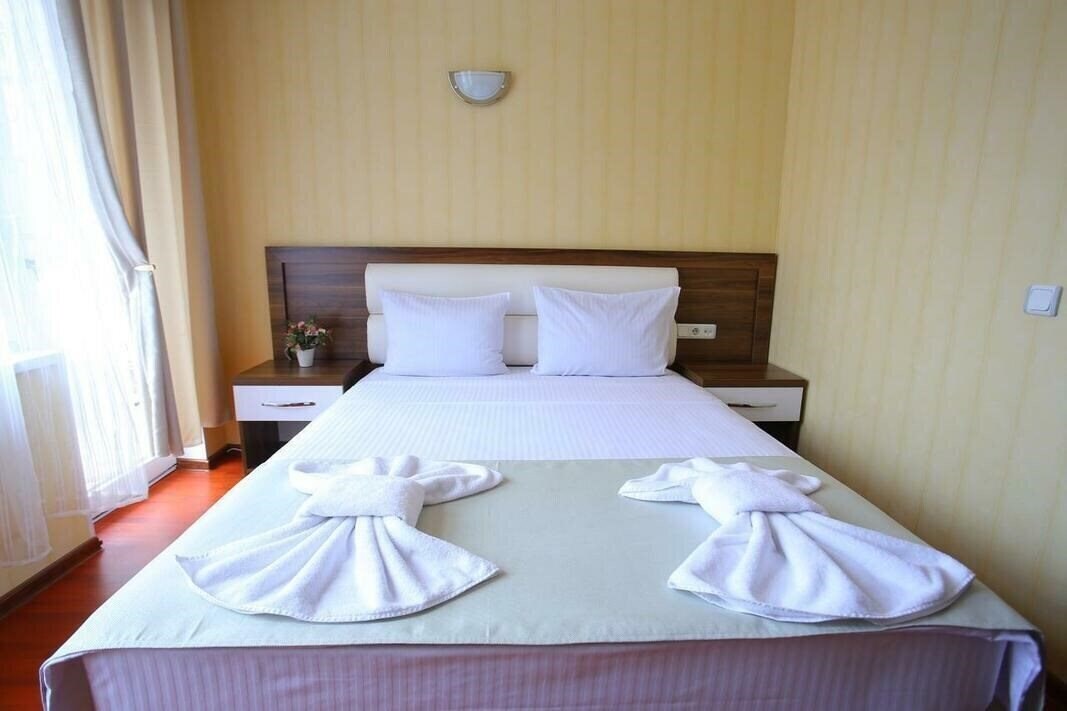 Территория Hotel Aristocrat 4*