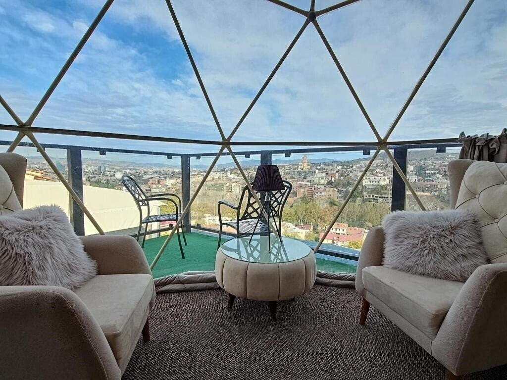 Територія Brooch Hotel 4*