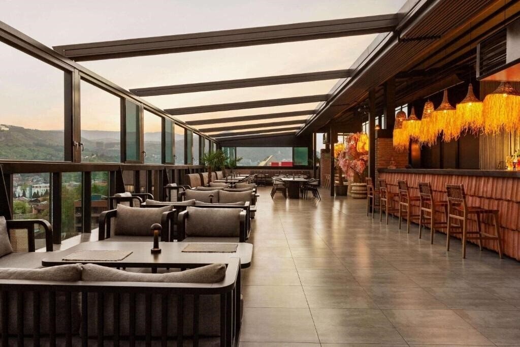 Вид Ramada By Wyndham Tbilisi Old City 4*