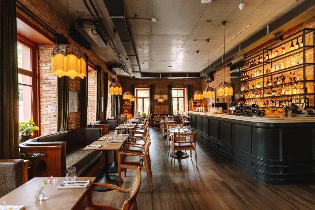 Апартаменти Ramada By Wyndham Tbilisi Old City 4*