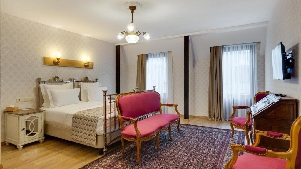 Панорама Mukhrantubani Boutique Hotel 1*
