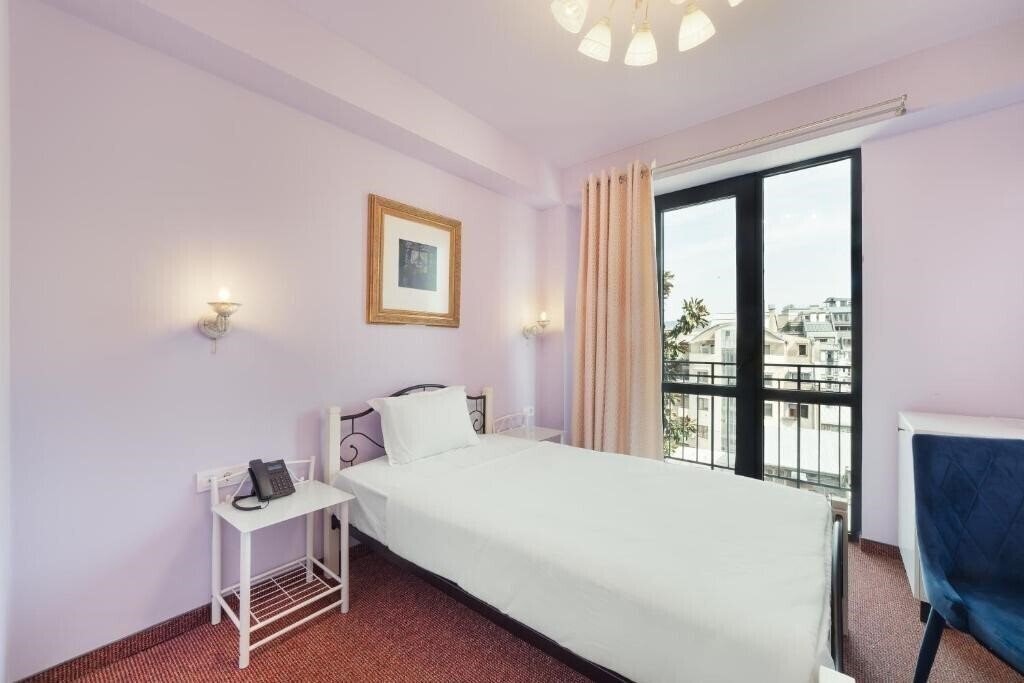 Територія Hotel Magnolia Tbilisi 4*