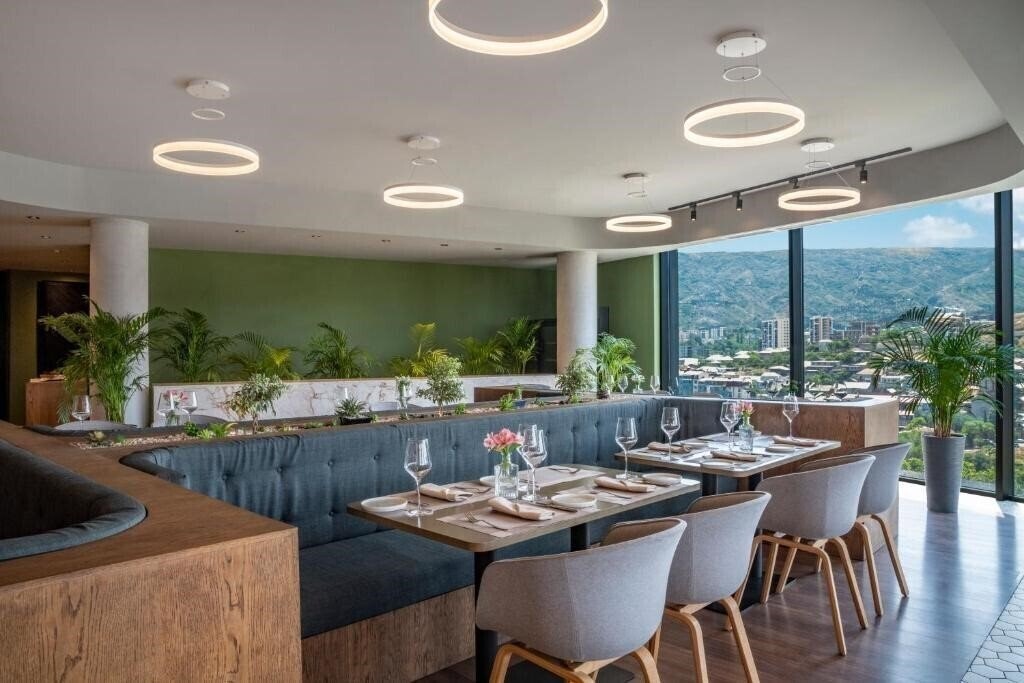 Панорама Golden Tulip Design Tbilisi Hotel 4*