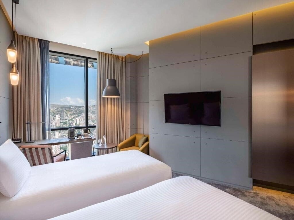 Апартаменти Pullman Tbilisi Axis Towers 5*