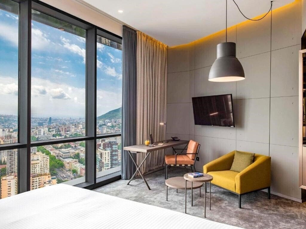 Панорама Pullman Tbilisi Axis Towers 5*