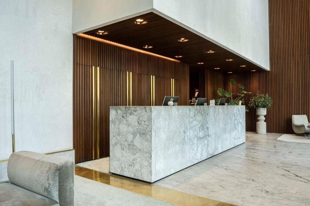 Территория Hilton Garden Inn Tbilisi Chavchavadze 4*