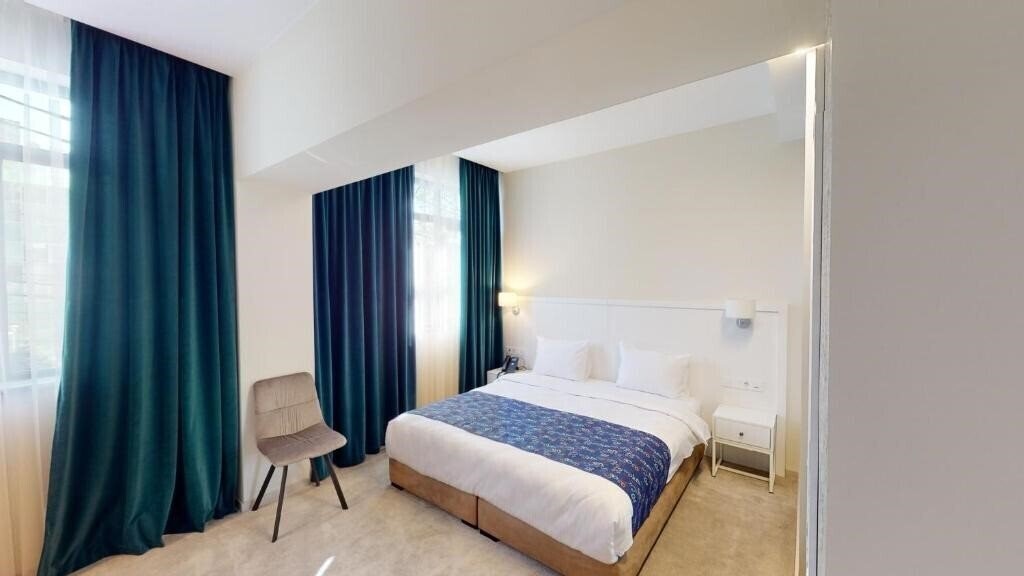 Территория Epigraph Town Hotel 4*