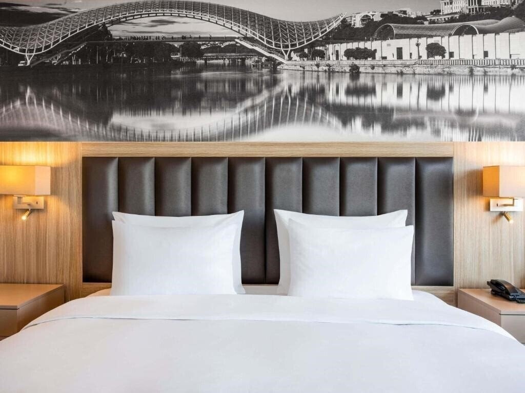 Територія Tbilisi Saburtalo Hotel By Mercure 4*