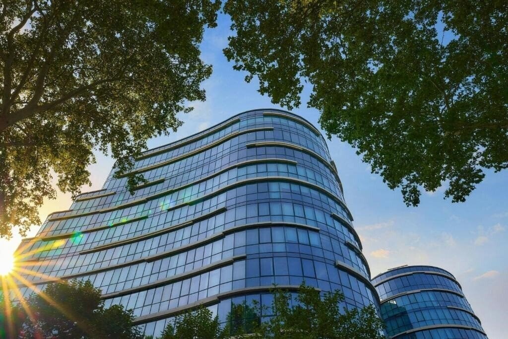 Готель Paragraph Freedom Square 5*