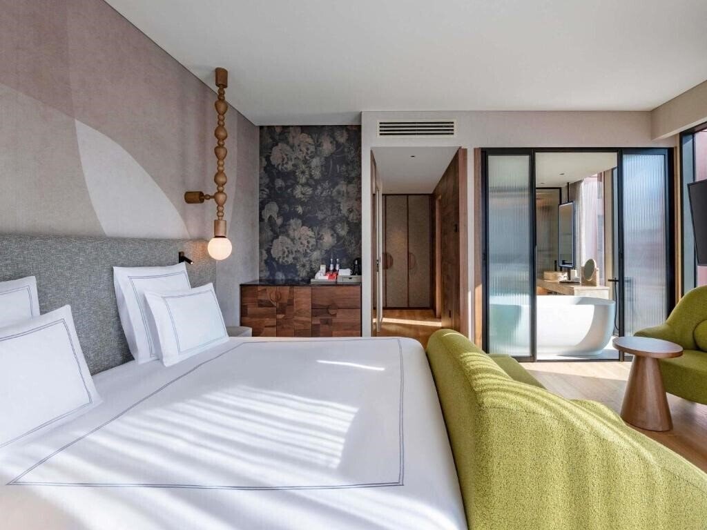 Територія Swissotel Tbilisi 5*