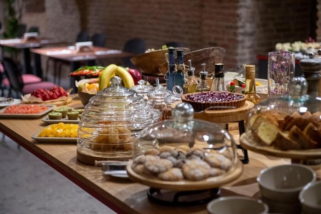 Апартаменти Qarvasla Hotel 5*