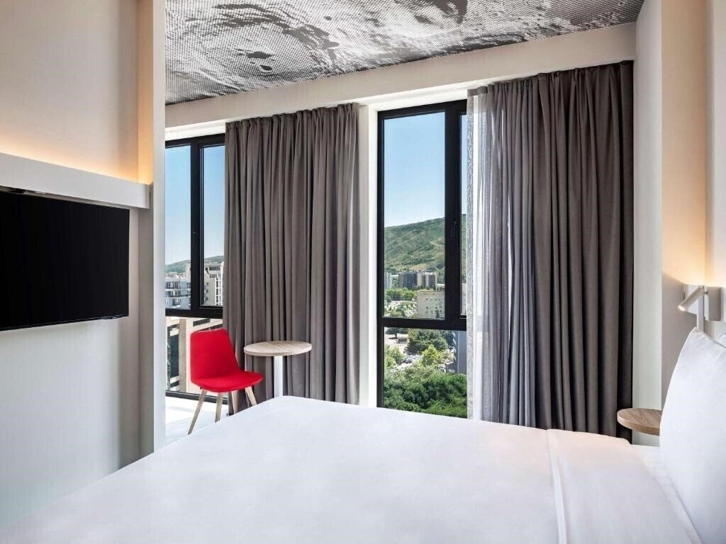 Територія Ibis Tbilisi City 4*