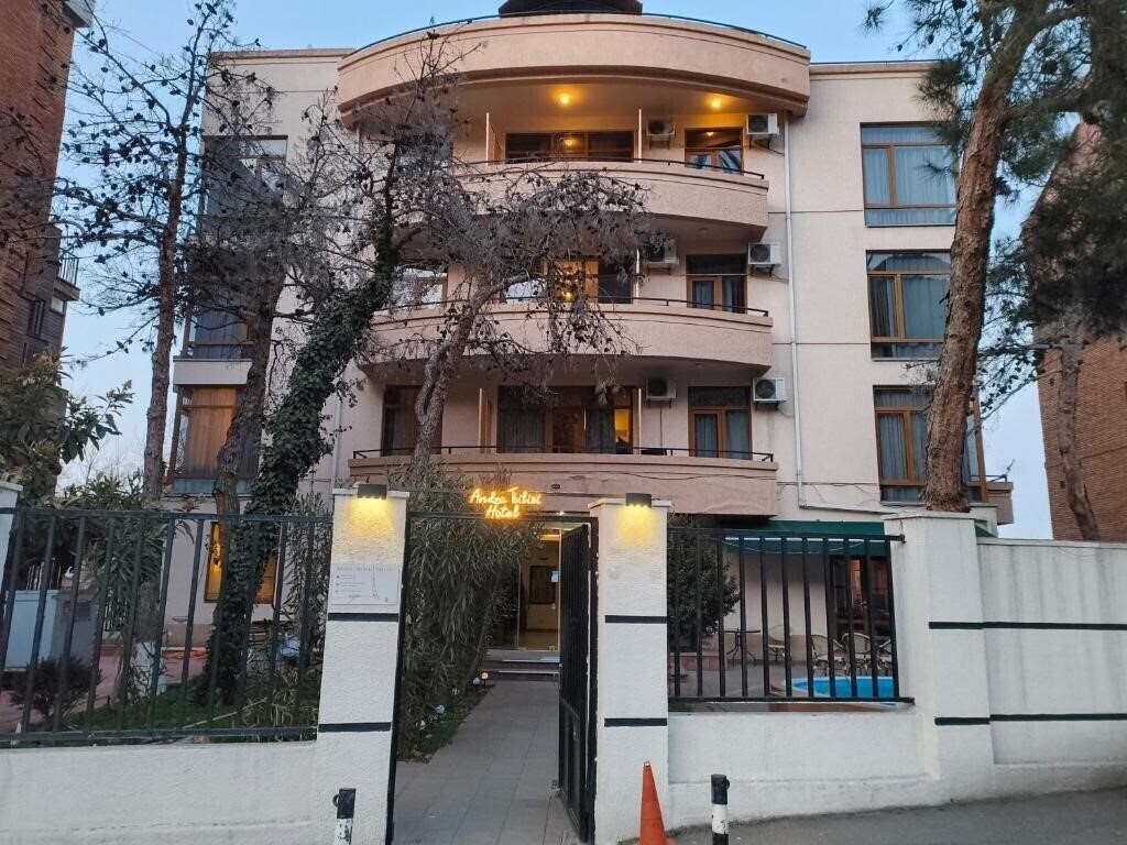 Готель Andza Tbilisi Hotel 4*