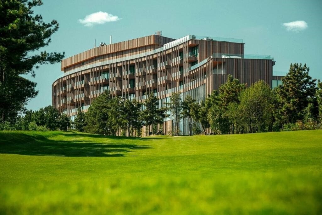 Территория Paragraph Golf & SPA Tabori 5*